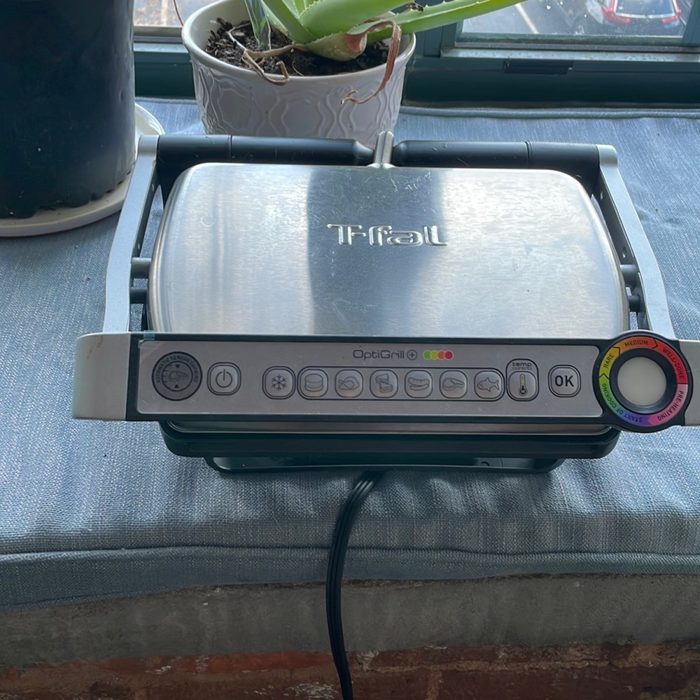 T-fal GC7 Opti-Grill Indoor Electric Grill with Automatic Cooking Sensor, Silver